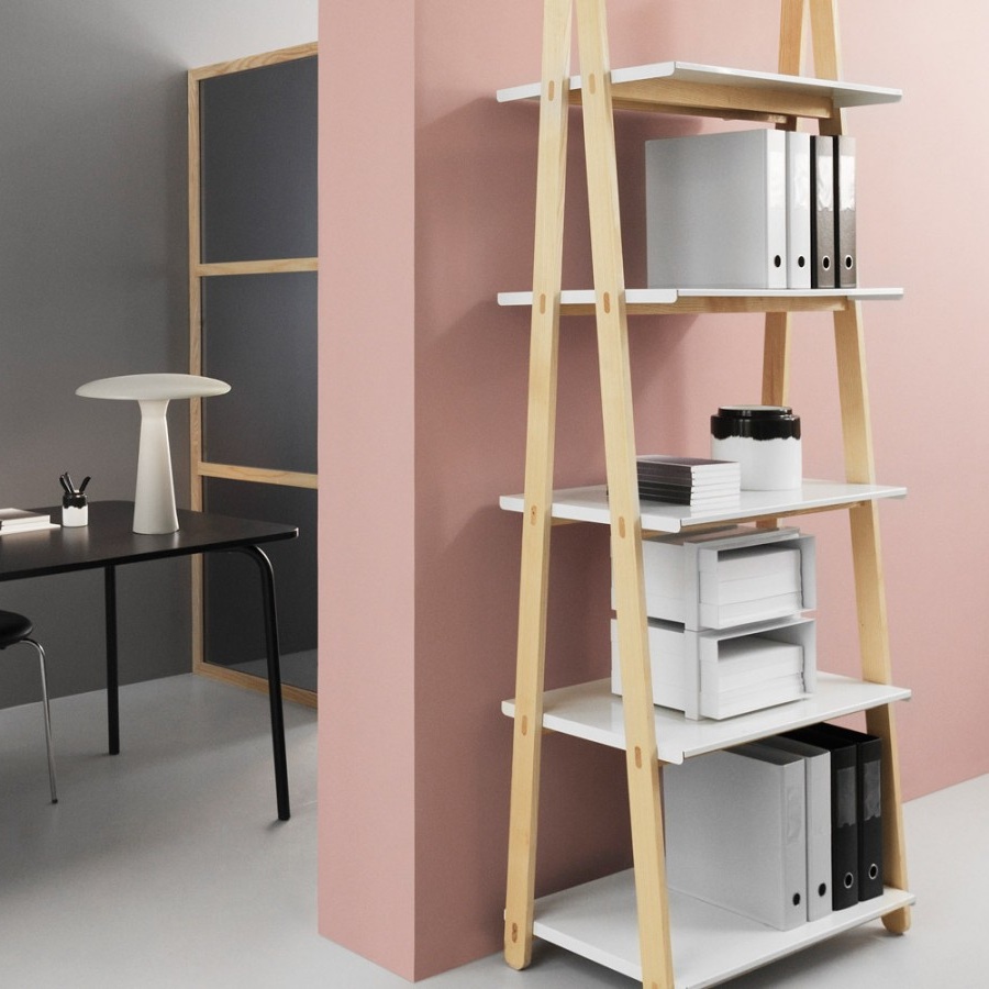 Jakke liberal afbalanceret Normann Copenhagen One Step Up Bookcase High White Kast